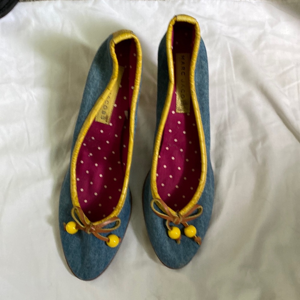 Marc Jacobs denim with yellow accent heels.